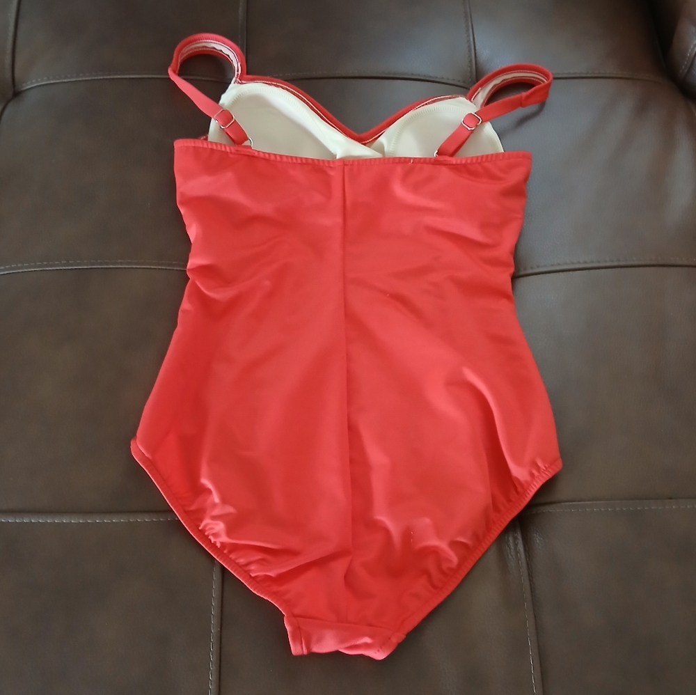 MIRACLESUIT Women's Trimshaper Averi‎ Allover Control One- Piece Swimsuit - Picture 5 of 9